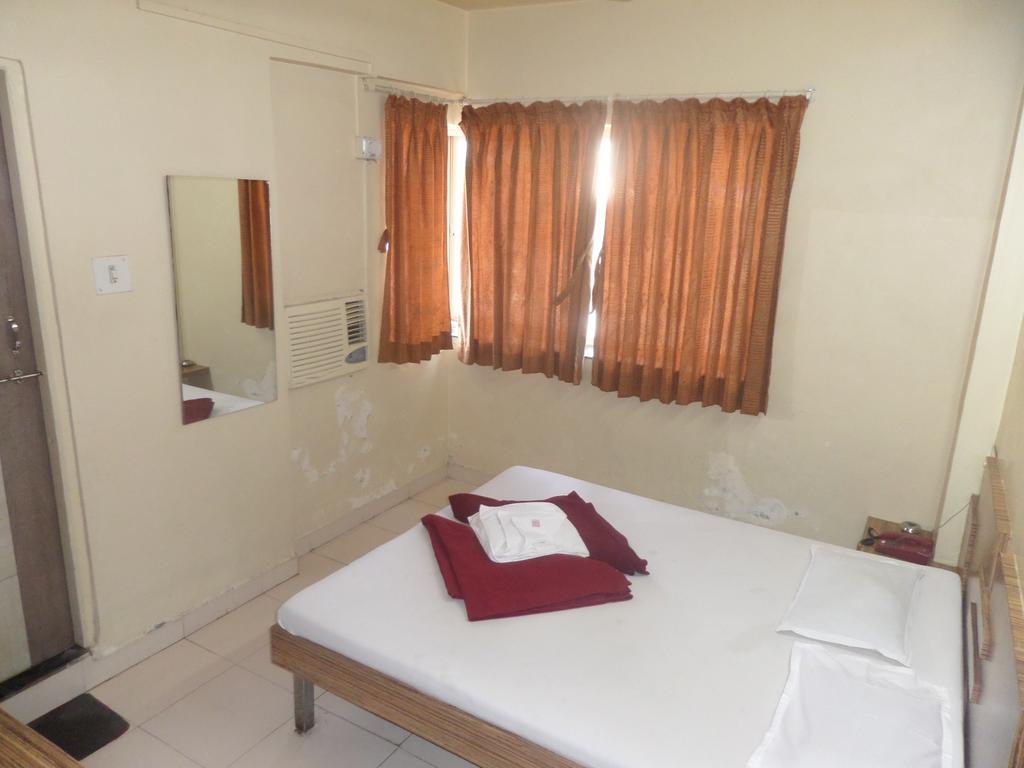Hotel Sai Ratna Nashik Cameră foto