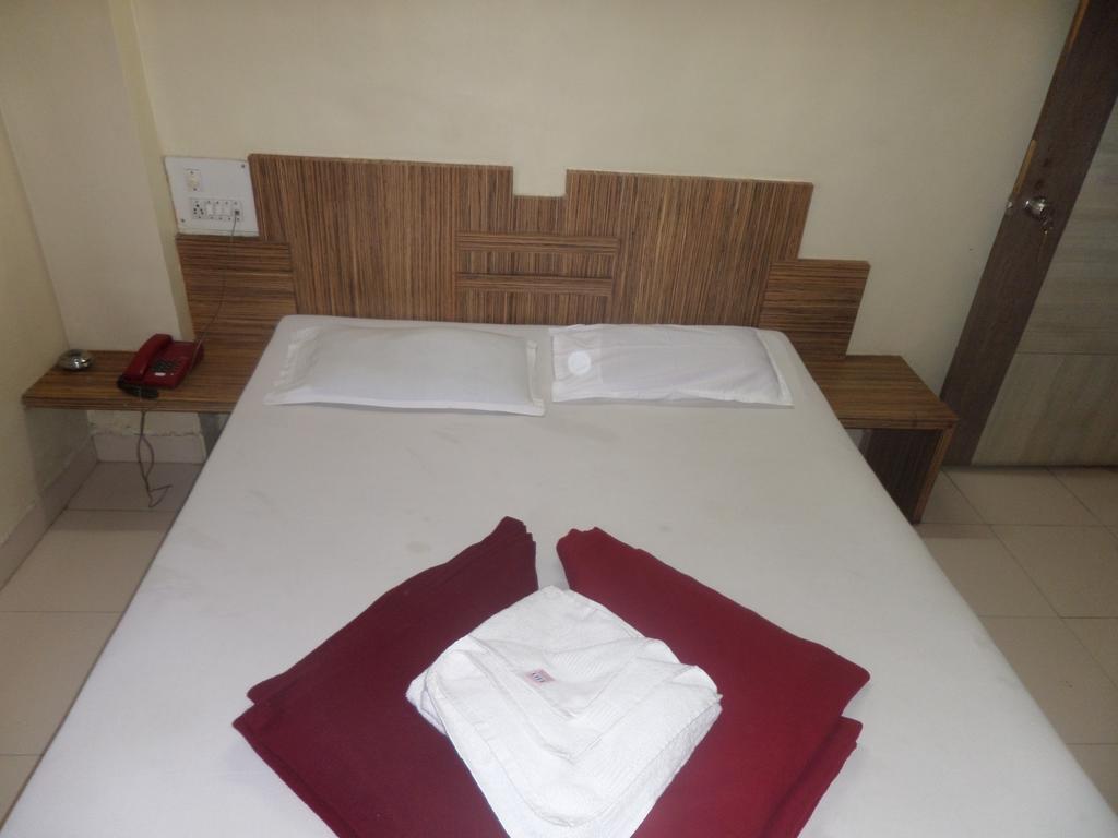 Hotel Sai Ratna Nashik Cameră foto